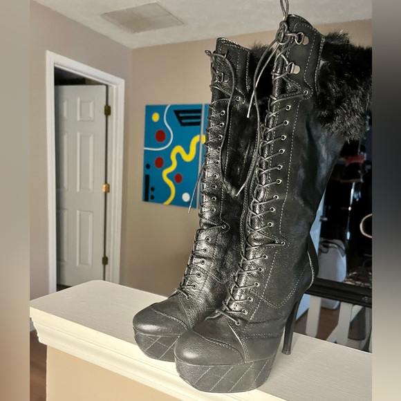 Stuart Weitzman Combat, Fur Top, Lace Front, side zipper, size 7.5, color black - Picture 3 of 8